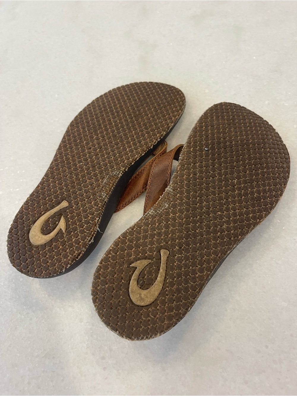 OluKai Paniolo Brown Leather Flip Flop Sandals Shoes 6 - Picture 6 of 7